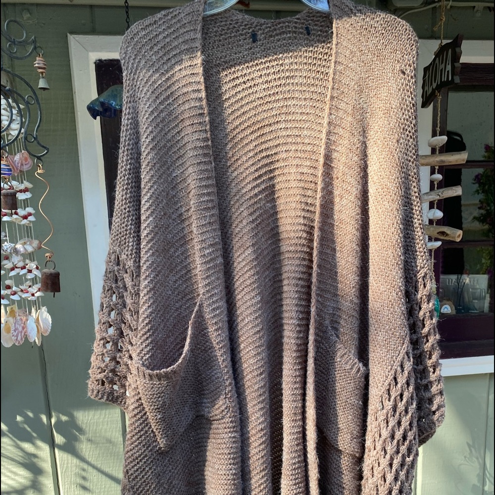 Boho knitted poncho 🤎